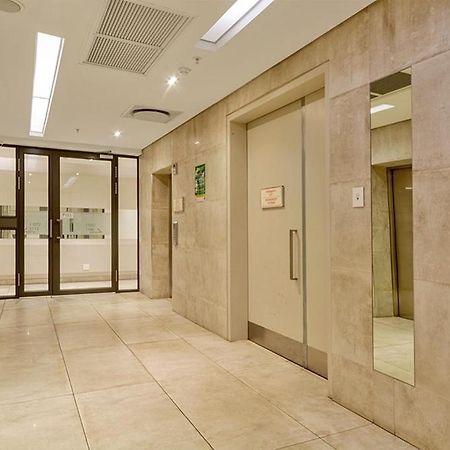 Sandton Skyline Luxury Space Йоханнесбург Экстерьер фото